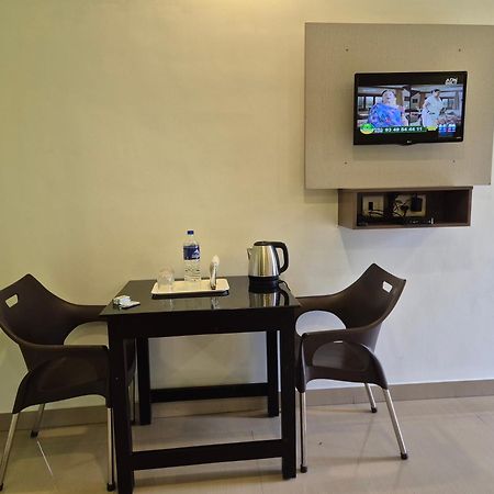 Alfa Inn Nedumbassery Esterno foto