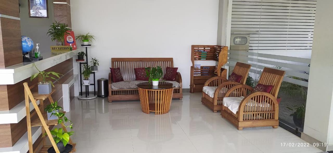 Alfa Inn Nedumbassery Esterno foto