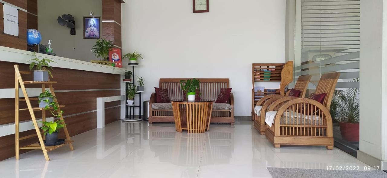 Alfa Inn Nedumbassery Esterno foto